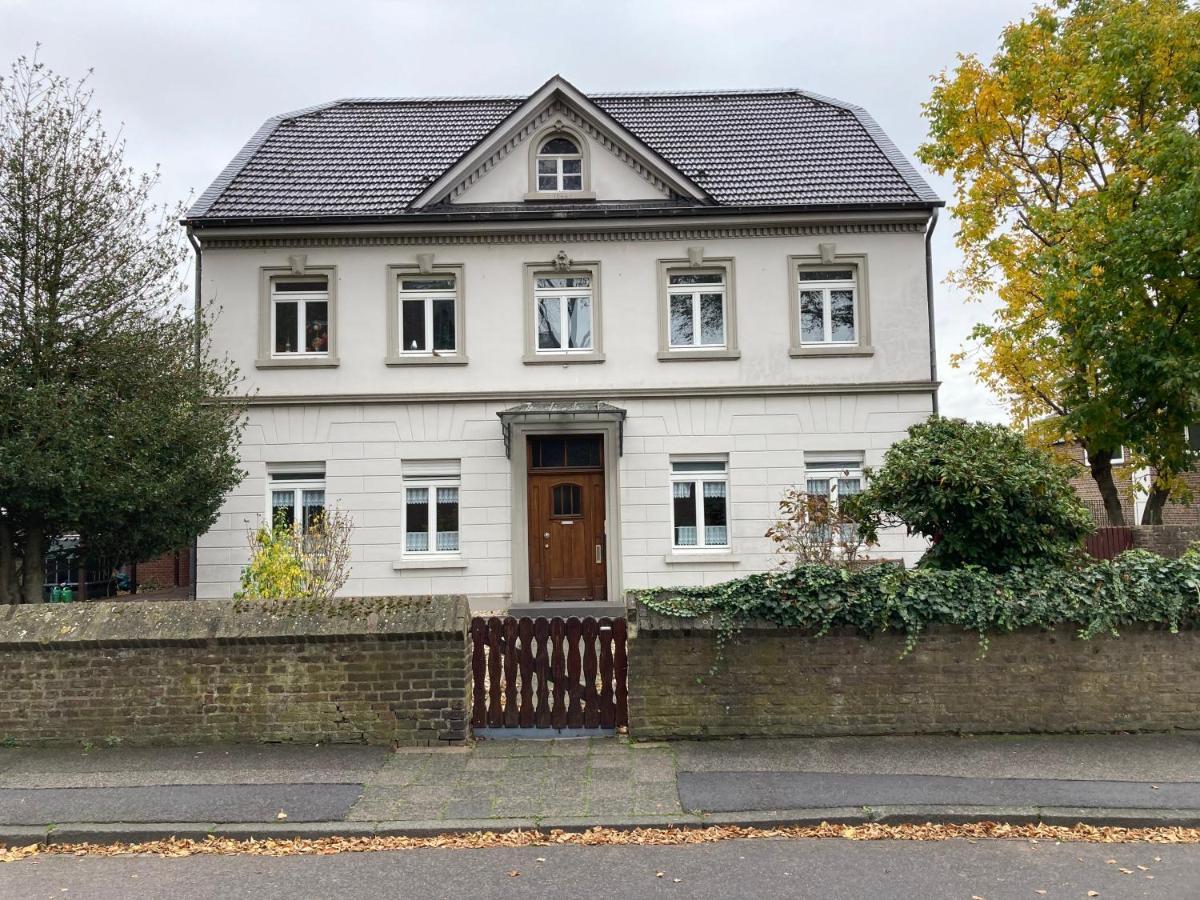 Im Alten Pastorat Grevenbroich Bagian luar foto