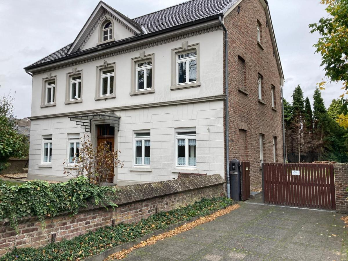 Im Alten Pastorat Grevenbroich Bagian luar foto