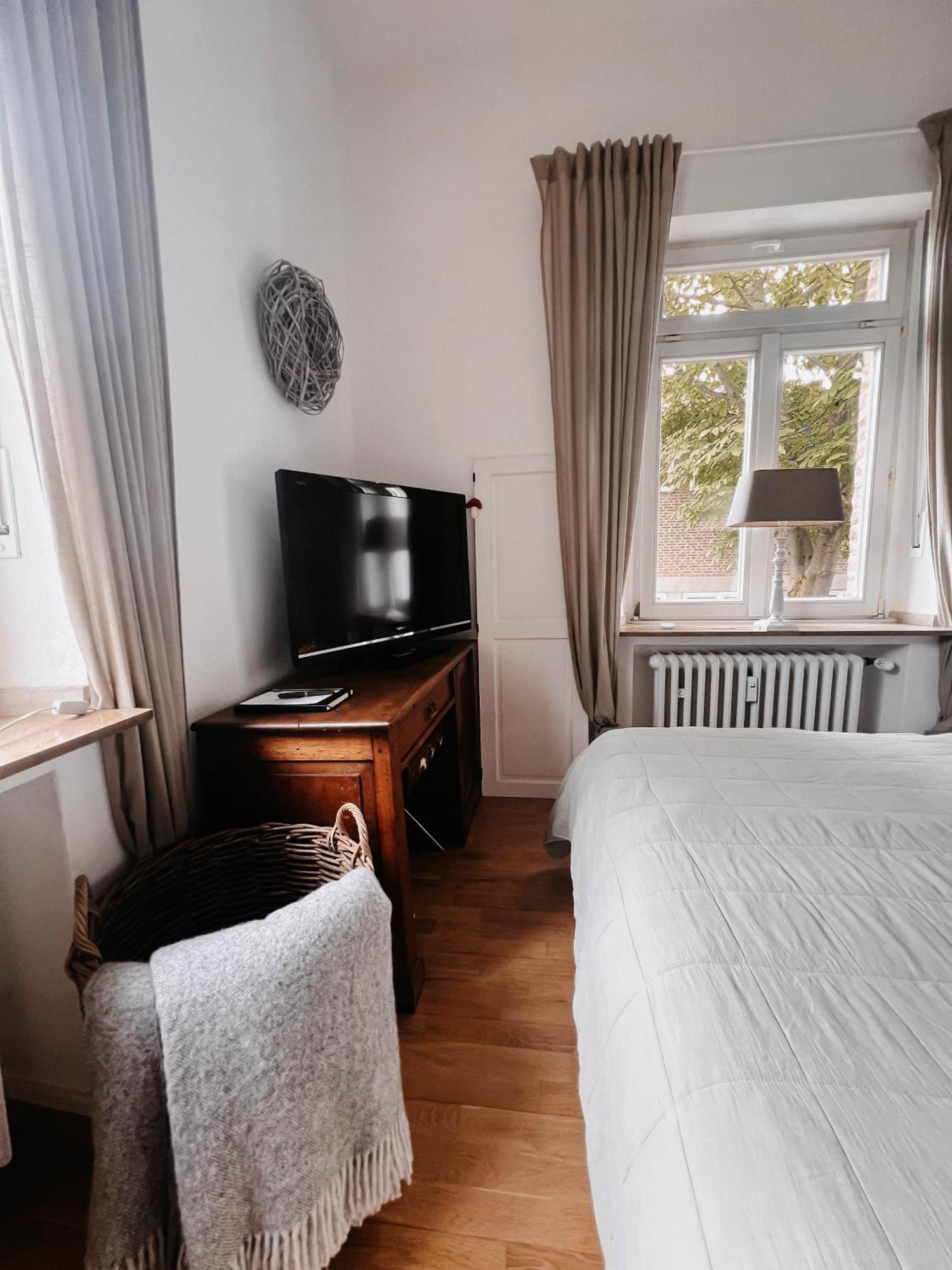 Im Alten Pastorat Grevenbroich Bagian luar foto